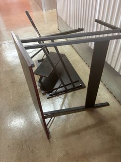 Corner gaming table