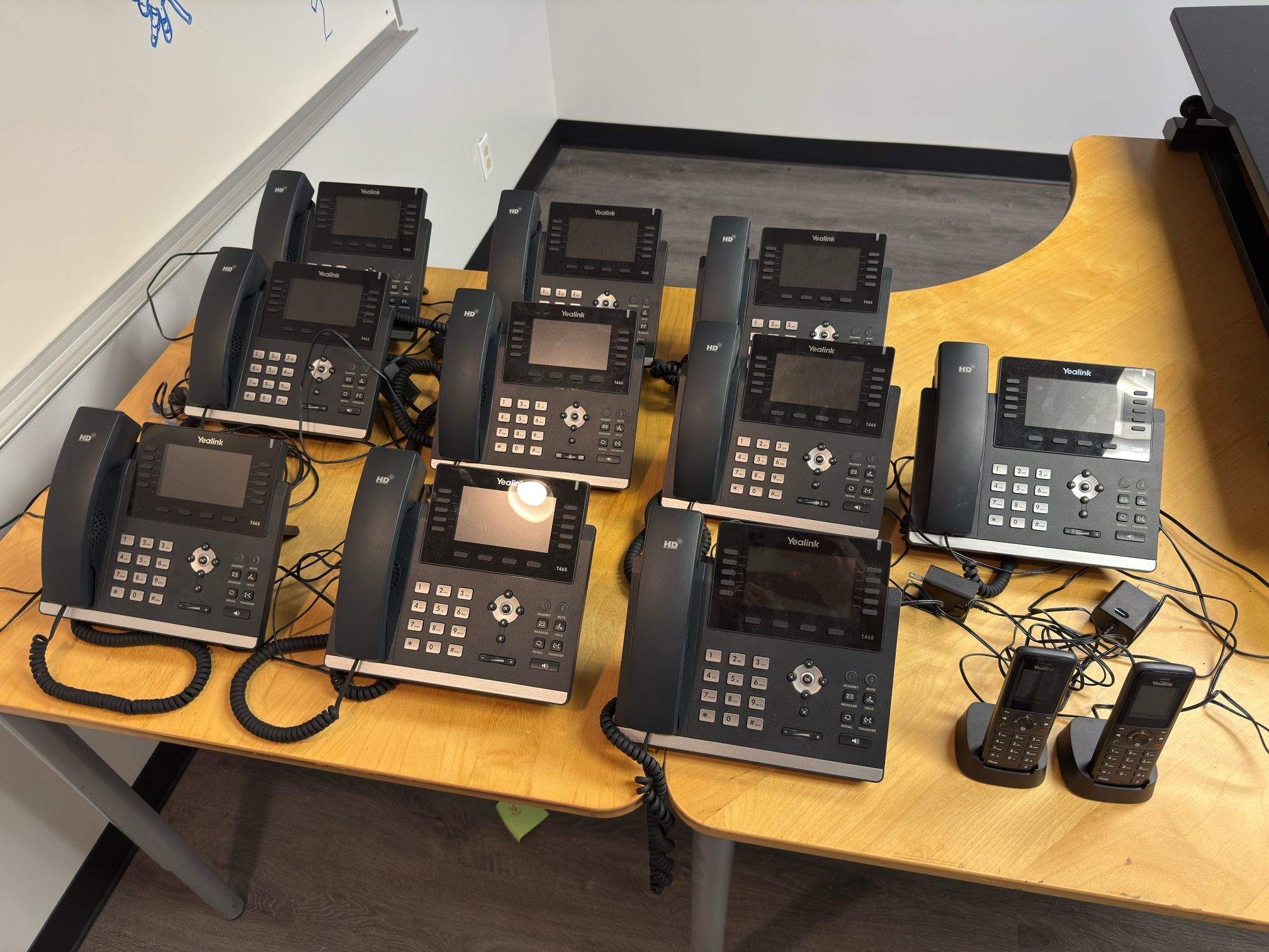 📞 Yealink VOIP Office Phone Bundle – 10 Phones + 2 Wireless Handsets – $500 📞