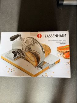 BREAD SLICER