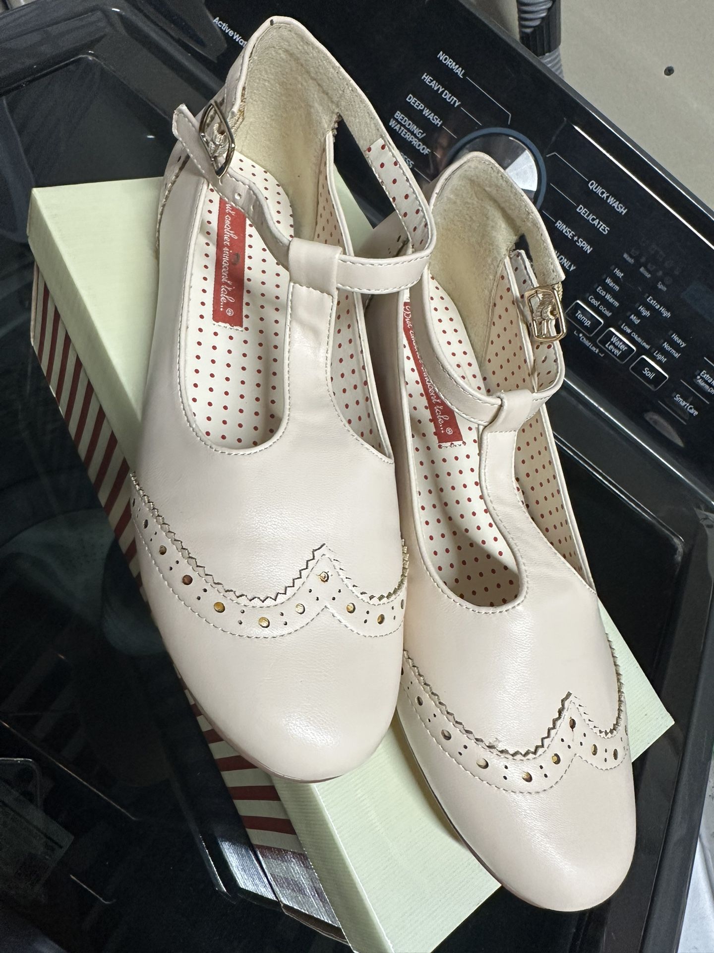 Vintage BAIT flats Size 8