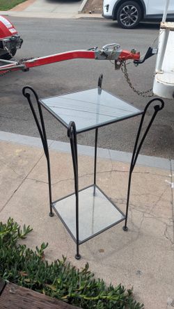 Nice side table plant stand wrought iron style glass tabletop two tier Spanish garden side table