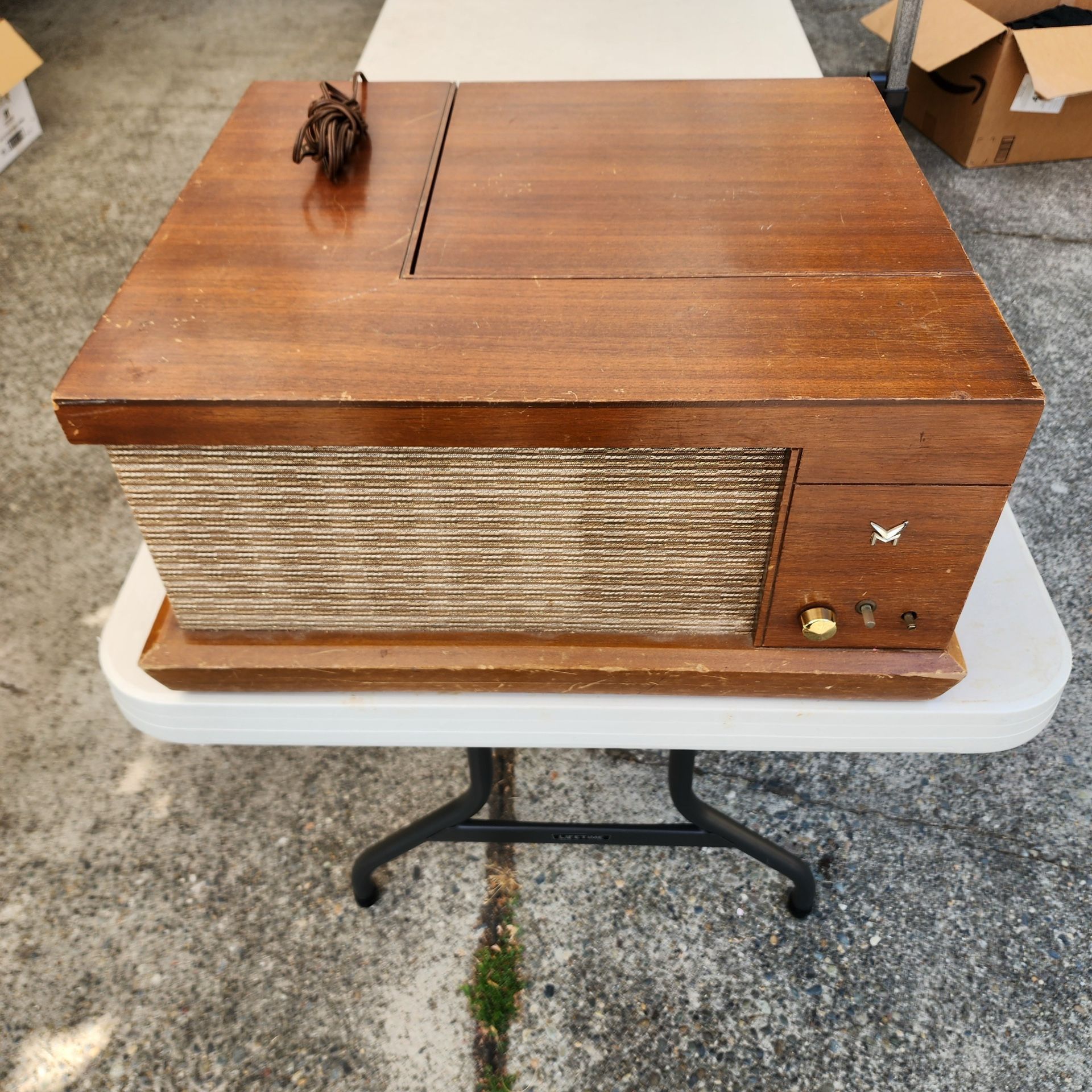 Vintage V-M Tri-O-Matic Model 560A Record Player