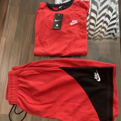 🔥🔥🙏🙏✅ Nike short sets men’s$70 each HMU all sizes large and 3x