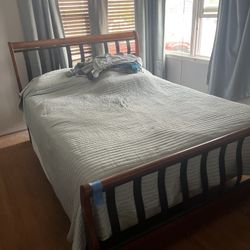 Queen Size Bed With Solid Wood Bed Frame