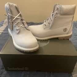 Women’s Timberlands, light gray, pickup only