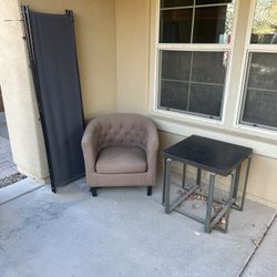 (Free) Chair, Table & Privacy Wall 