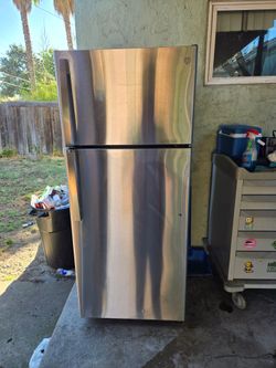 GE / REFRIGERATOR