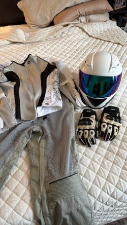 White And Gray Women’s Motocycle Gear Dot/Rocket