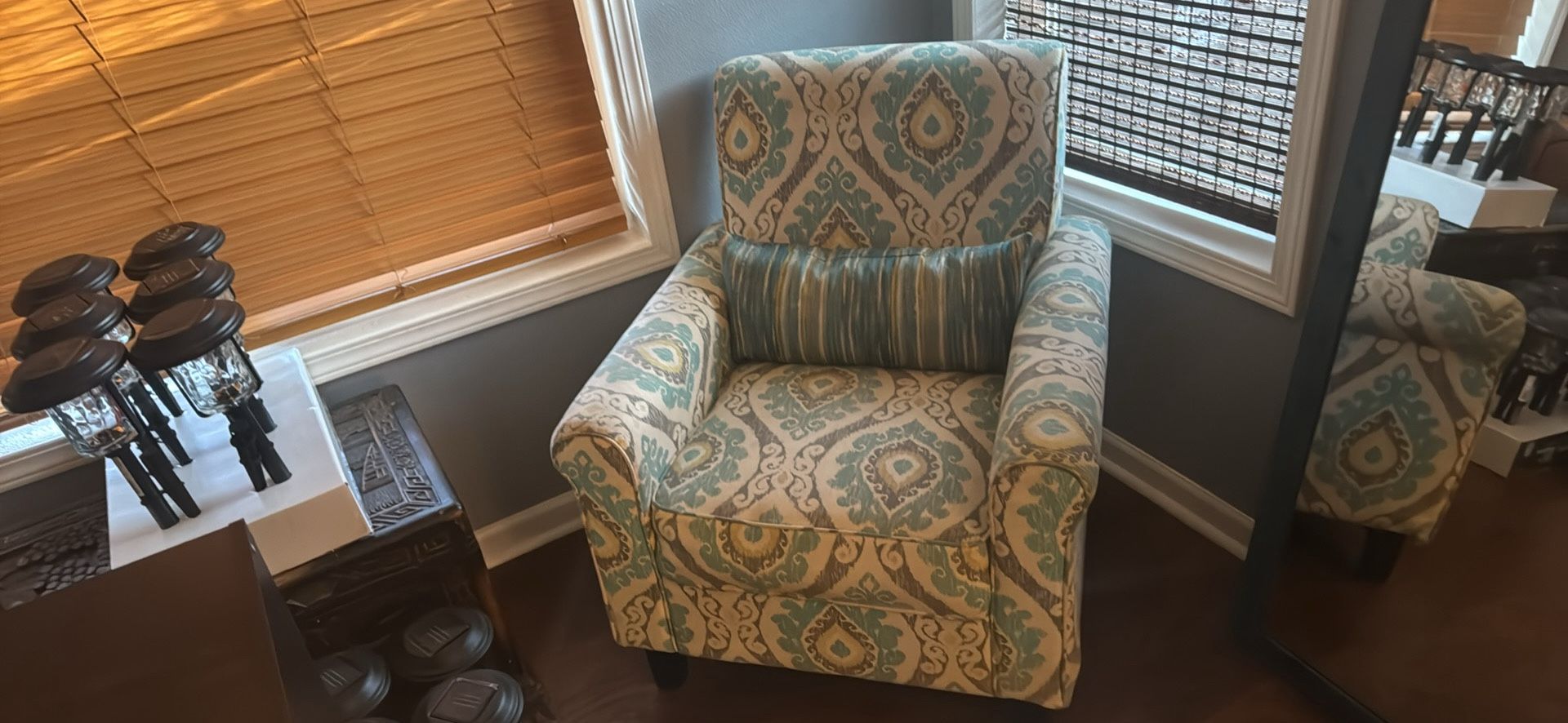 Accent Seat