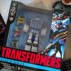 Transformers Studio Series SOUNDWAVE