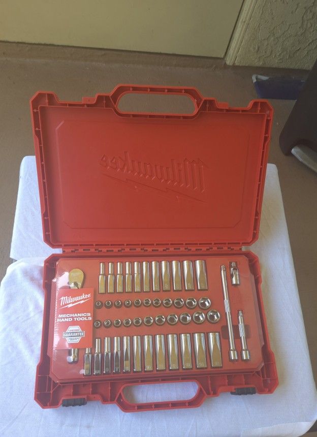 1/4 in. Drive SAE/Metric Ratchet and Socket Mechanics Tool Set (50-Piece