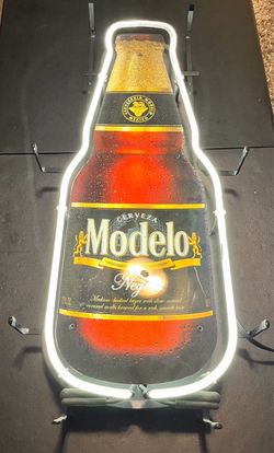 Modelo Negra Neon Light Beer Sign