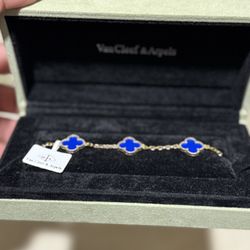  Van Cleef Bracelet (BEST OFFER!!)
