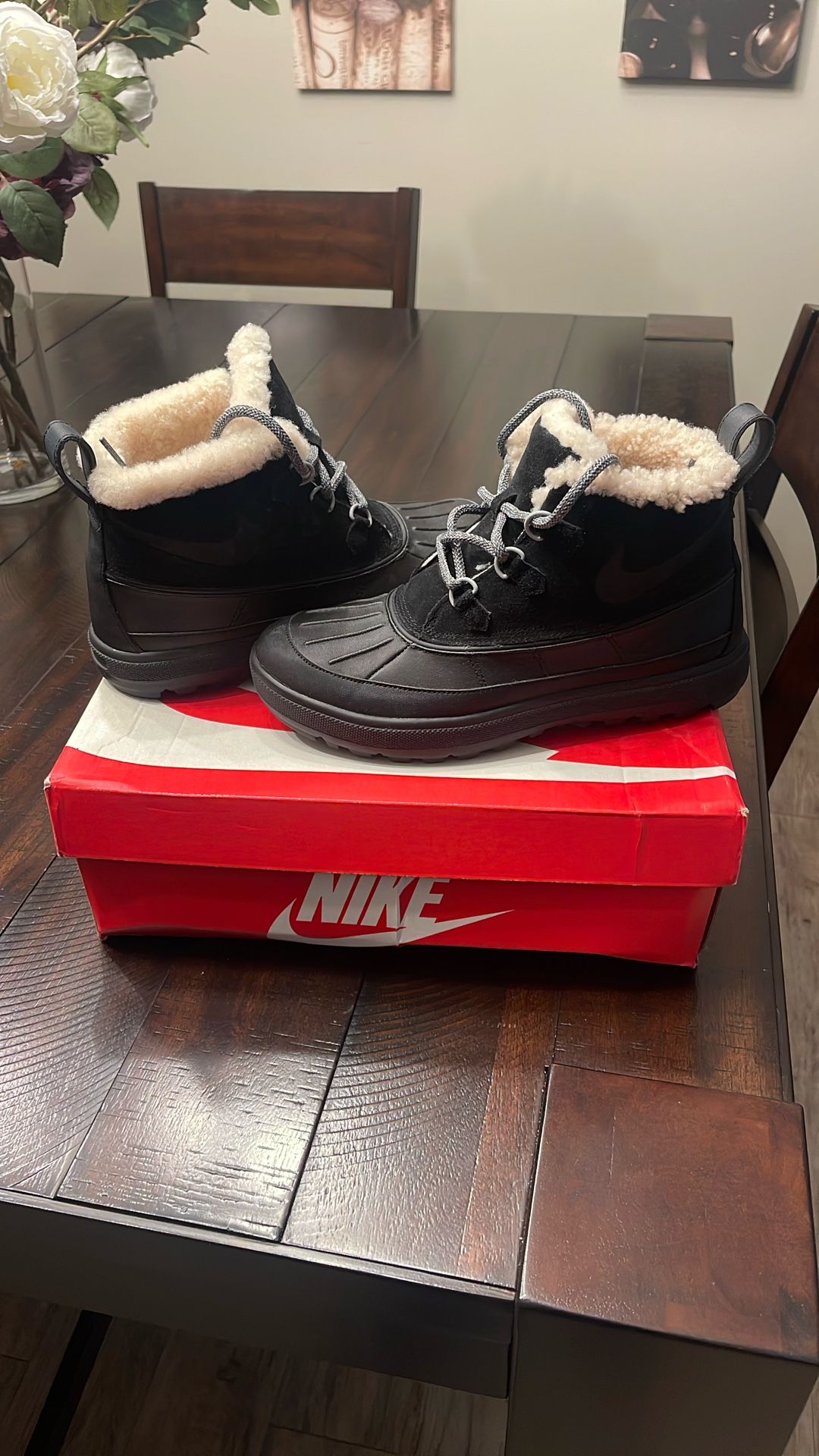 NEW - Nike Chukka 2 Fur Lined Boots(Black)