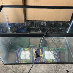 10 Gallon Tank With All Extra Items 