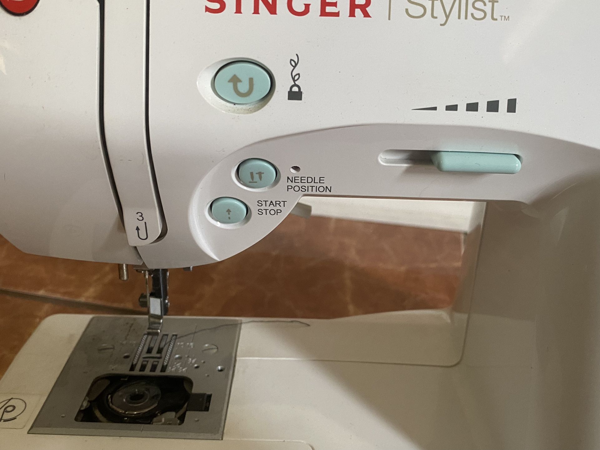 Singer Stylist Sewing Machine! for Sale in Longwood, FL OfferUp