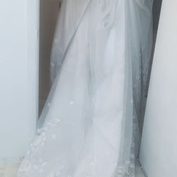 Beautiful Wedding Dress With Veil / Corset/ Lace  OBO