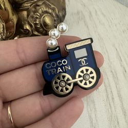 Chanel Brooch Or Pin 
