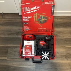 Milwaukee M12 12-Volt Lithium-Ion Cordless Green 250 ft. 3-Plane Laser Level Kit with One 4.0 Ah Battery, Charger and Case