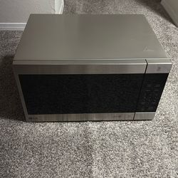 Counter Top LG Microwave