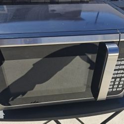 Hamilton 1350 Watt Microwave Oven