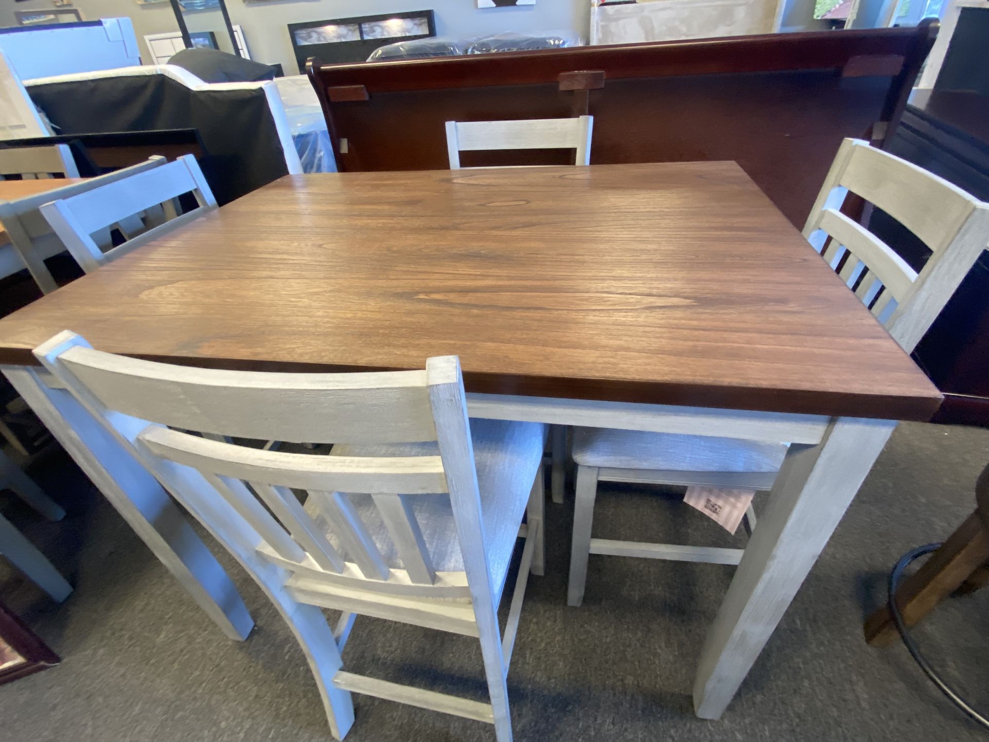 New 5pc Pub/Counter Height Dining Table & 4 Matching Chairs Set.