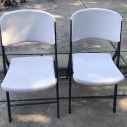 2 sturdy Lifetime Polyethylene side chairs