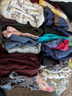 FREE Women’s Clothes – XS/S | Move-Out Giveaway