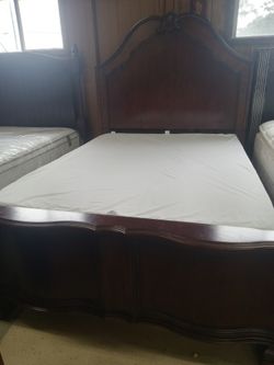 Queen size bed