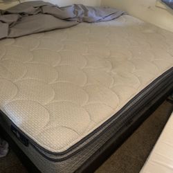 Perfect Serta  Queen Bed 
