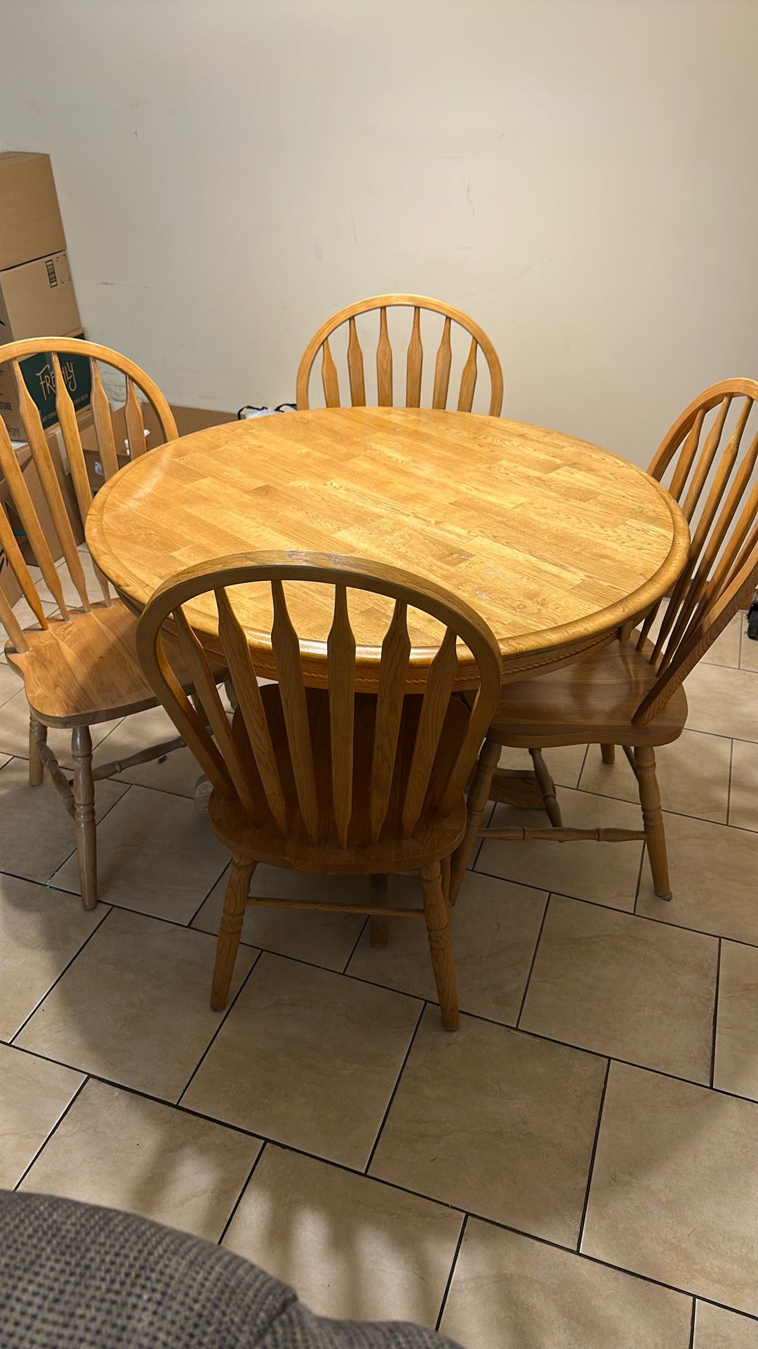 Round Table 42”. (must pick up)