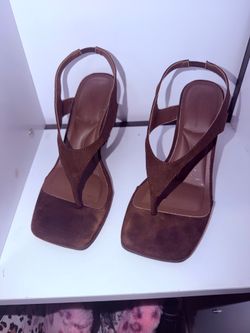Kitten heels