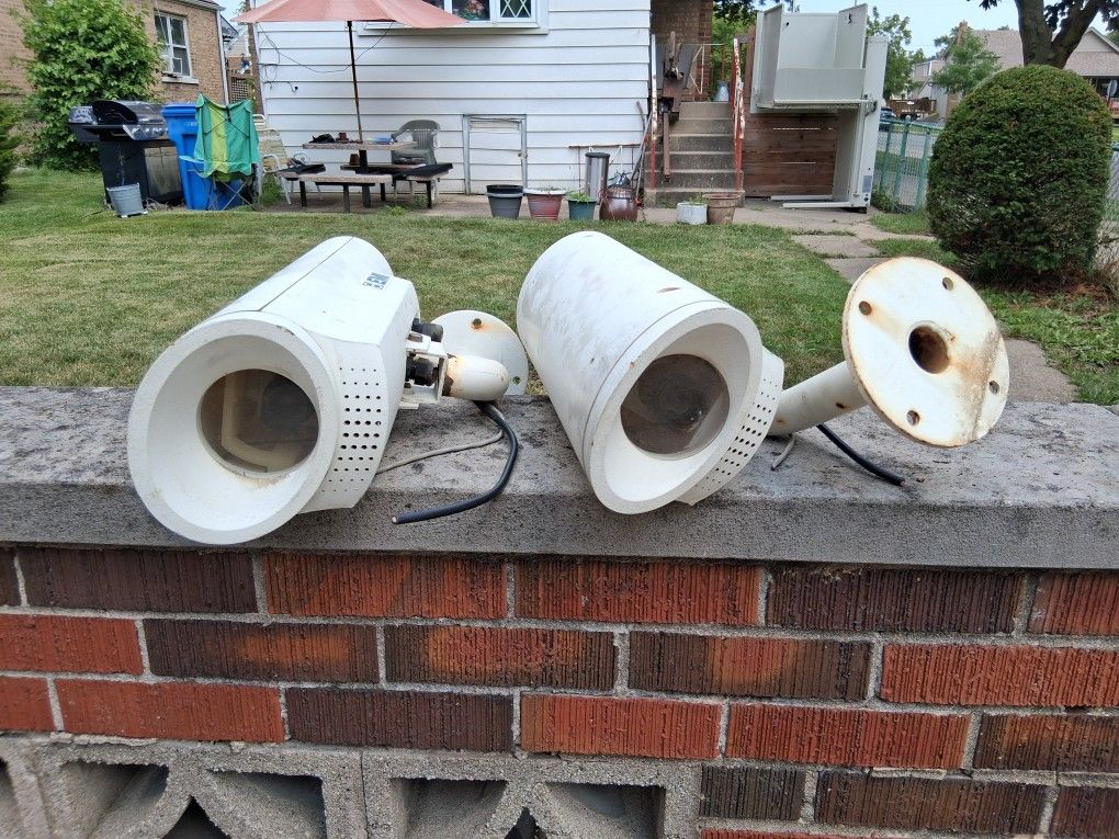 2 Security Cameras EMI