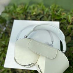 AirPod max (apple Pay Or Cashapp only) Contact Info In Description used once not broken 