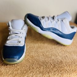 Air Jordan 11 Retro Low Navy Blue Snakeskin GS Size 6Y  CD6847-102