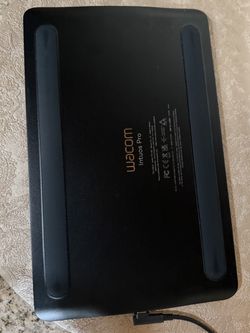 Wacom Intuos Pro Small PTH-460 Drawing Tablet + Pen & Stand