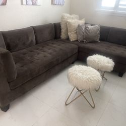 Sectional Couch And Pillows 