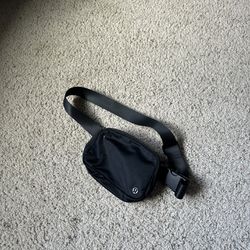 Lululemon Everywhere Belt Bag 