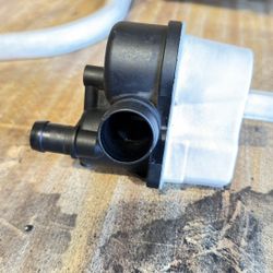 Fuel Vapor Leak Detection Pump  For E90 , E92 ,e93 