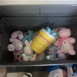 Easter Decorations And Plush Toys 