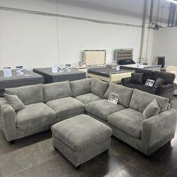 Sectional Set/ With Ottoman 
