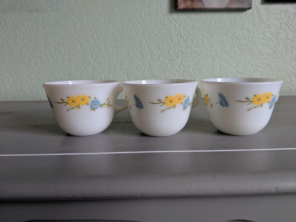 Vintage Pyrex Milk Glass Tea Cups Mugs