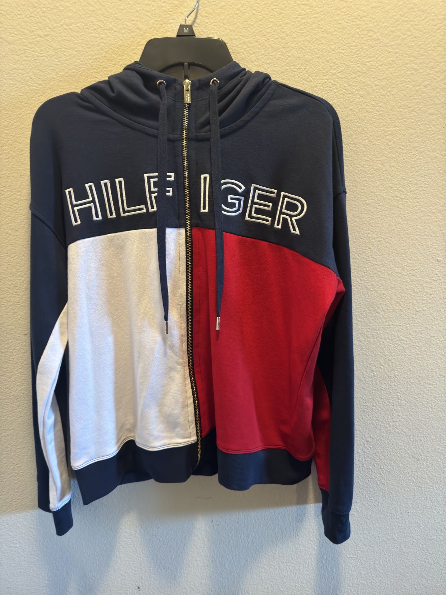 New Women Sweaters and Hoodies Size Medium With Tags
