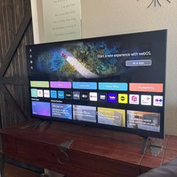 43” LG 4K UHD Smart TV (2025)