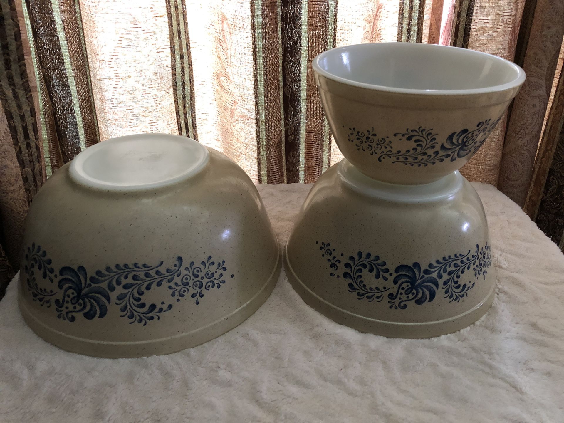 Vintage Pyrex HOMESTEAD Tan/Blue Mixing Nesting Bowl 3pc Set 401, 402, 403