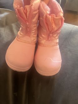 Pink Snow Boots Size 10 In kids 