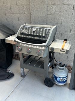 Weber 3 burner propane grill w/ propane tank (BBQ, Grill, Barbecue)