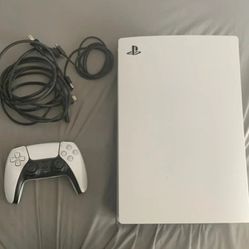 PlayStation 5. 2 Controllers 