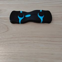 BLUE/BLACK SCRAPER TOOL W/SAFETY CAPS