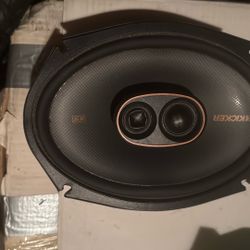 6•9 Car Speakers Excellent Condition 